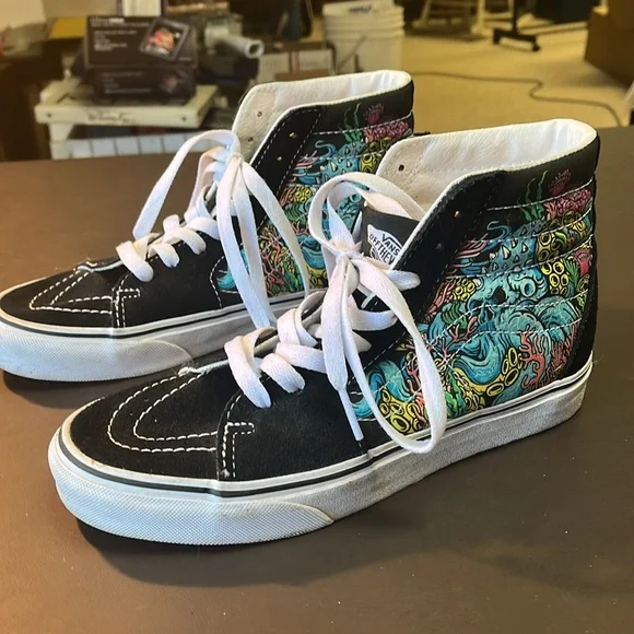 Vans suede high top off the wall, black white with ocean sea monster size 7 - Picture 3 of 9